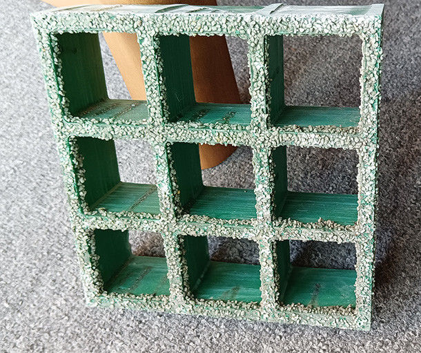 Vật liệu thủy tinh sợi xanh 38 * 38 * 38mm Độ dày Frp Grating Anti Slip Grille