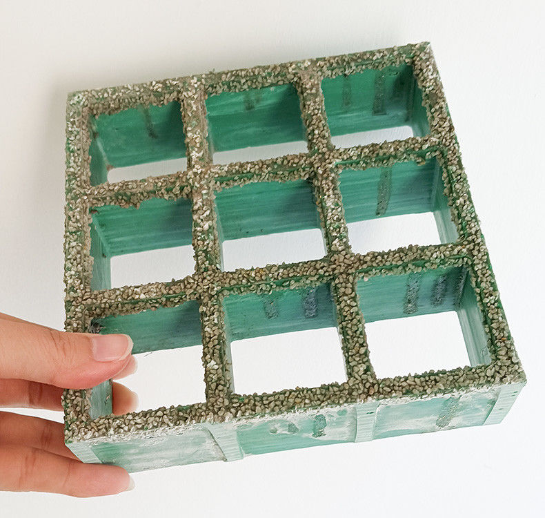 Vật liệu thủy tinh sợi xanh 38 * 38 * 38mm Độ dày Frp Grating Anti Slip Grille