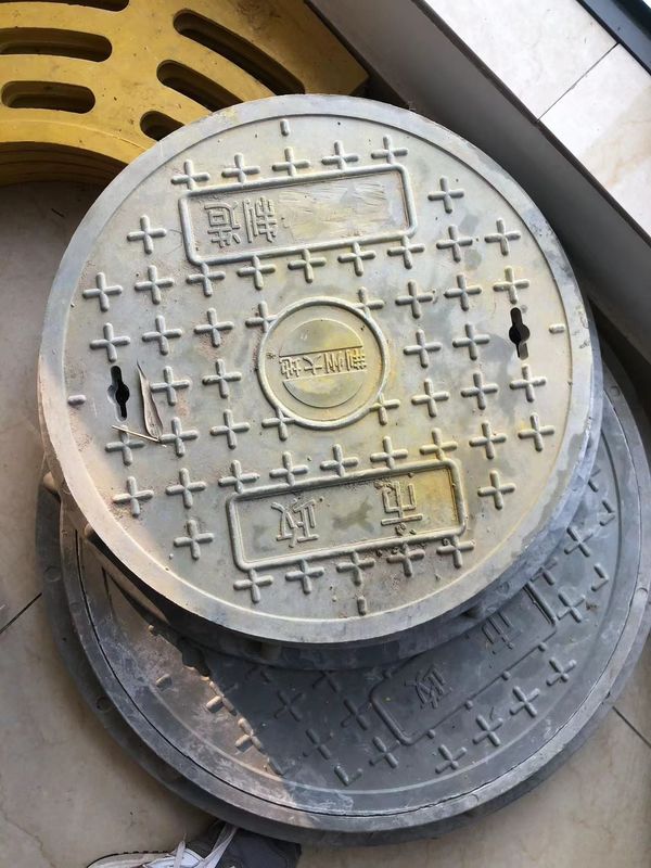 19.7 Inch Grey Fiberglass Circle Manhole Cover General Style Đối với xây dựng đường