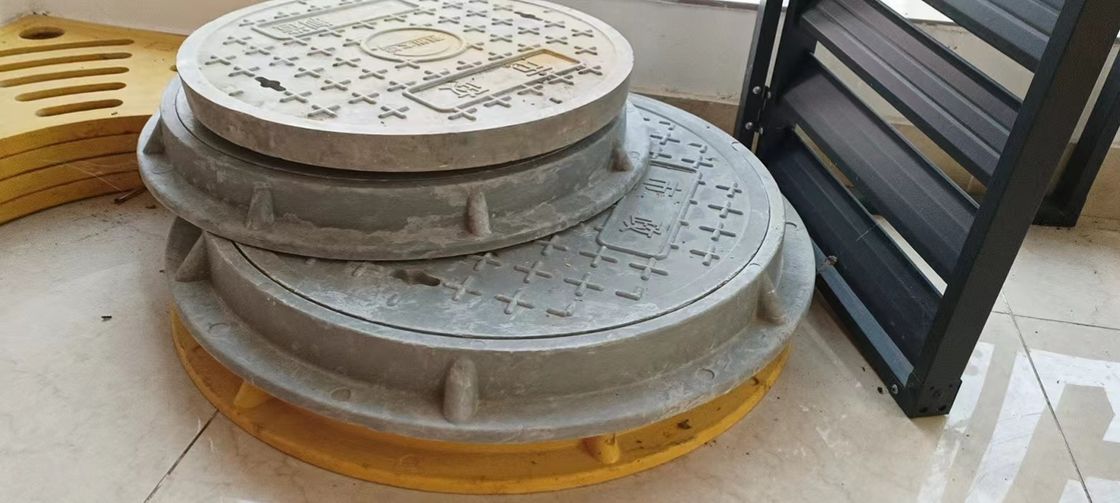 19.7 Inch Grey Fiberglass Circle Manhole Cover General Style Đối với xây dựng đường