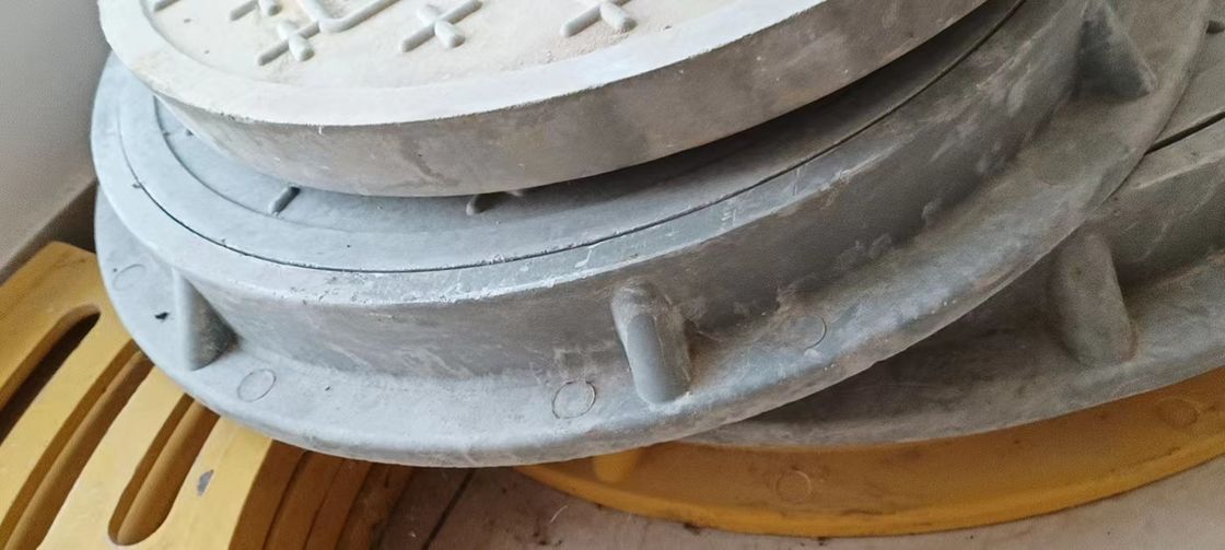 19.7 Inch Grey Fiberglass Circle Manhole Cover General Style Đối với xây dựng đường