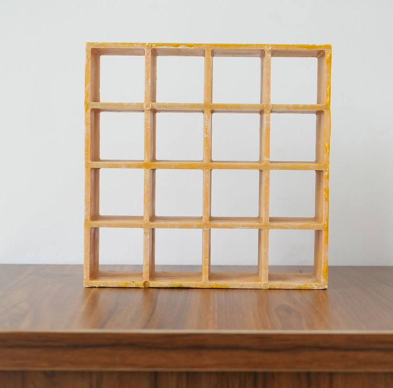 FRP Grating được sử dụng trong nền tảng hoặc lối đi trong 38 * 38 * 38mm với màu sắc và kích thước tùy chỉnh